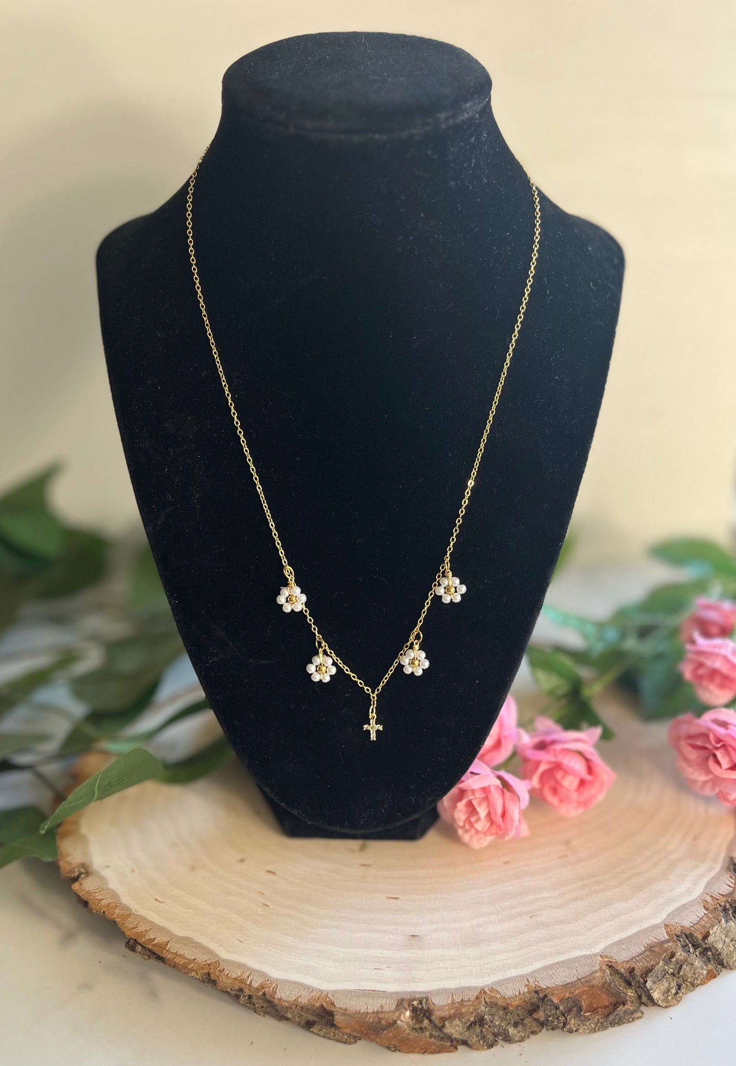 Gold Necklace – 16K Faith Pendant with Daisies and Cross